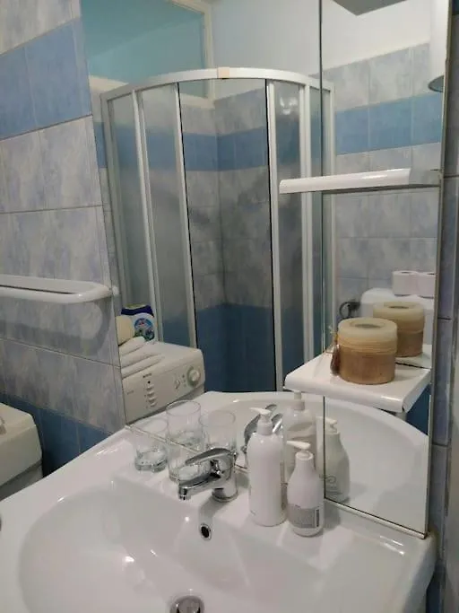 Apartment Five Minutes From City Center Pula