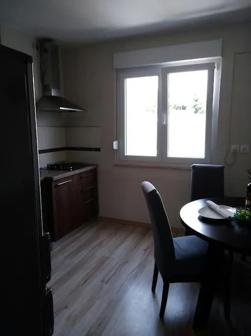 Apartment Five Minutes From City Center Pula